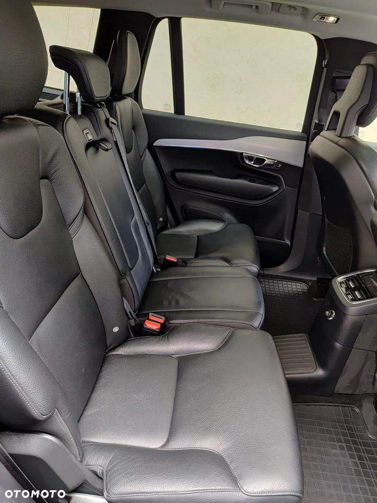Volvo XC 90 T8 AWD Plug-In Hybrid Momentum 7os - 13