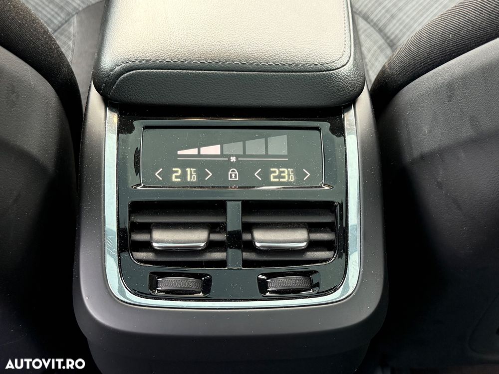 Volvo XC 60 B4 D AWD Core - 12