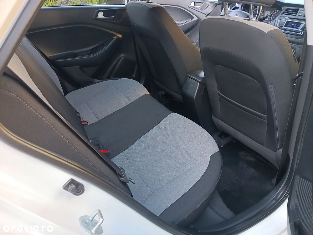 Hyundai i20 1.4 Comfort EU5 - 19