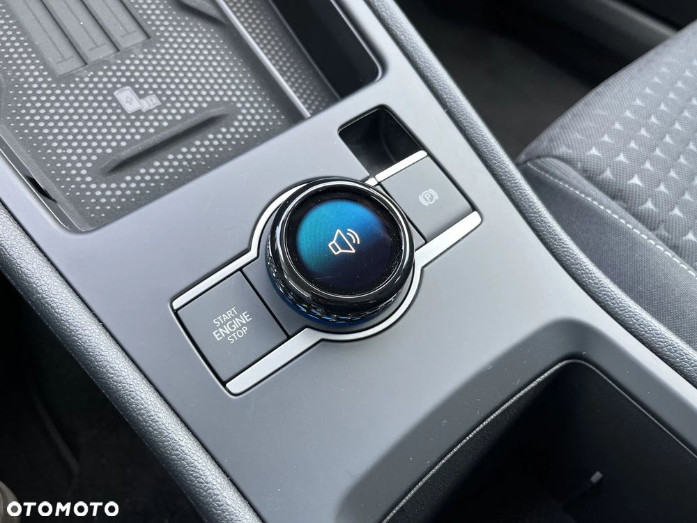 Volkswagen T-Roc 1.5 eTSI Trend DSG - 26