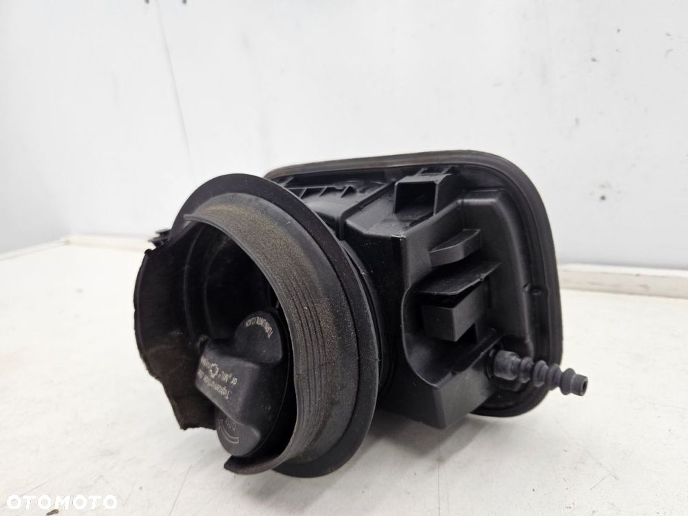 Klapka wlewu paliwa BMW E92 Coupe 04-12r. korek zbiornika paliwa 354/7 Titansliber Metallic 7117982 - 9