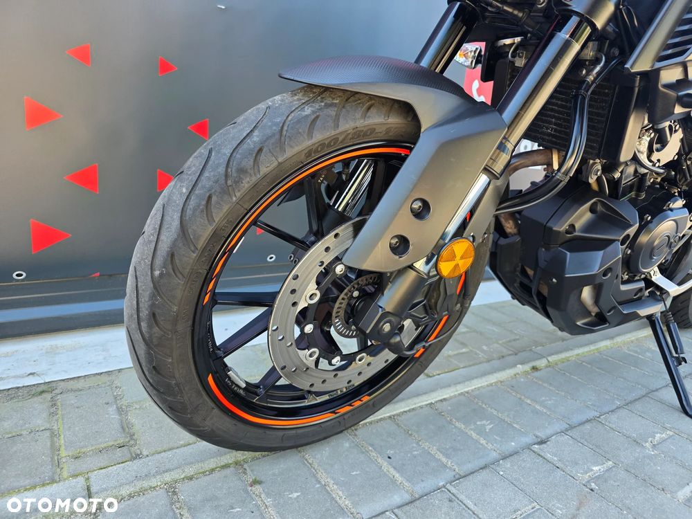 Yamaha MT - 12