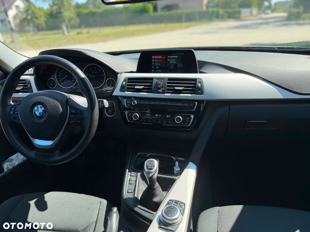 BMW Seria 3 318d Sport Line - 13