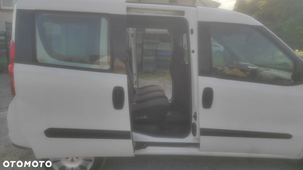 Fiat DOBLO multyat POLSKI SALON 1 WŁASCICIEL 5 OSÓB BEZWYPADKOWY - 8