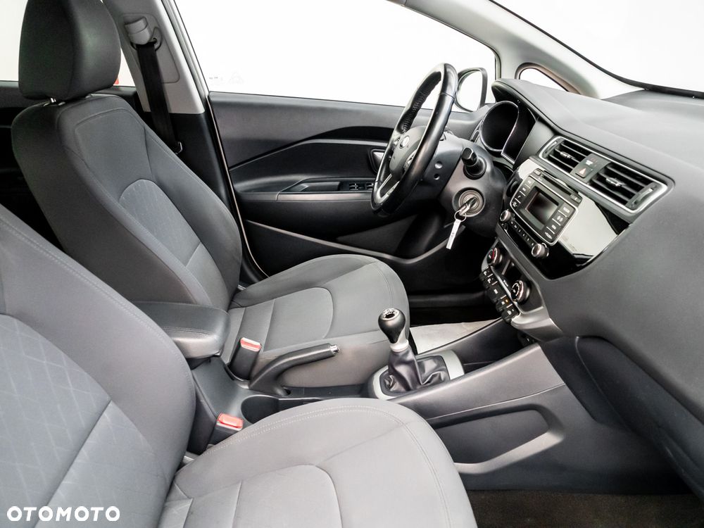 Kia Rio 1.2 Business Line - 24