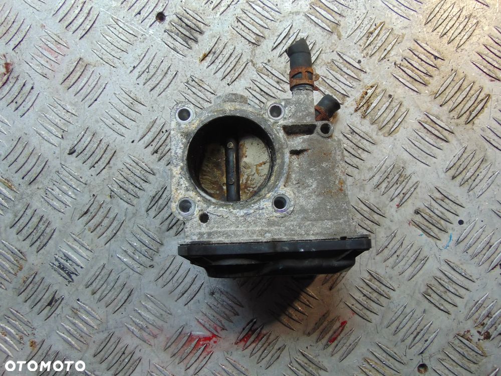 Przepustnica toyota avensis t25 1,8 16 v - 3