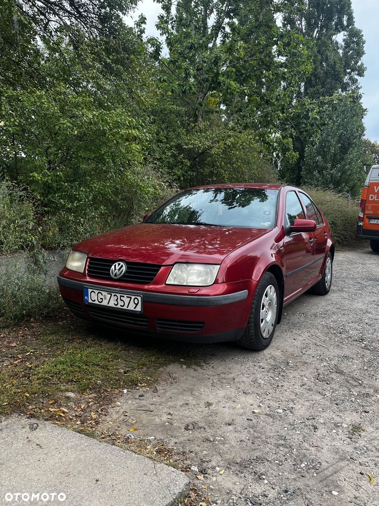Volkswagen Bora 1.6 Basis - 1
