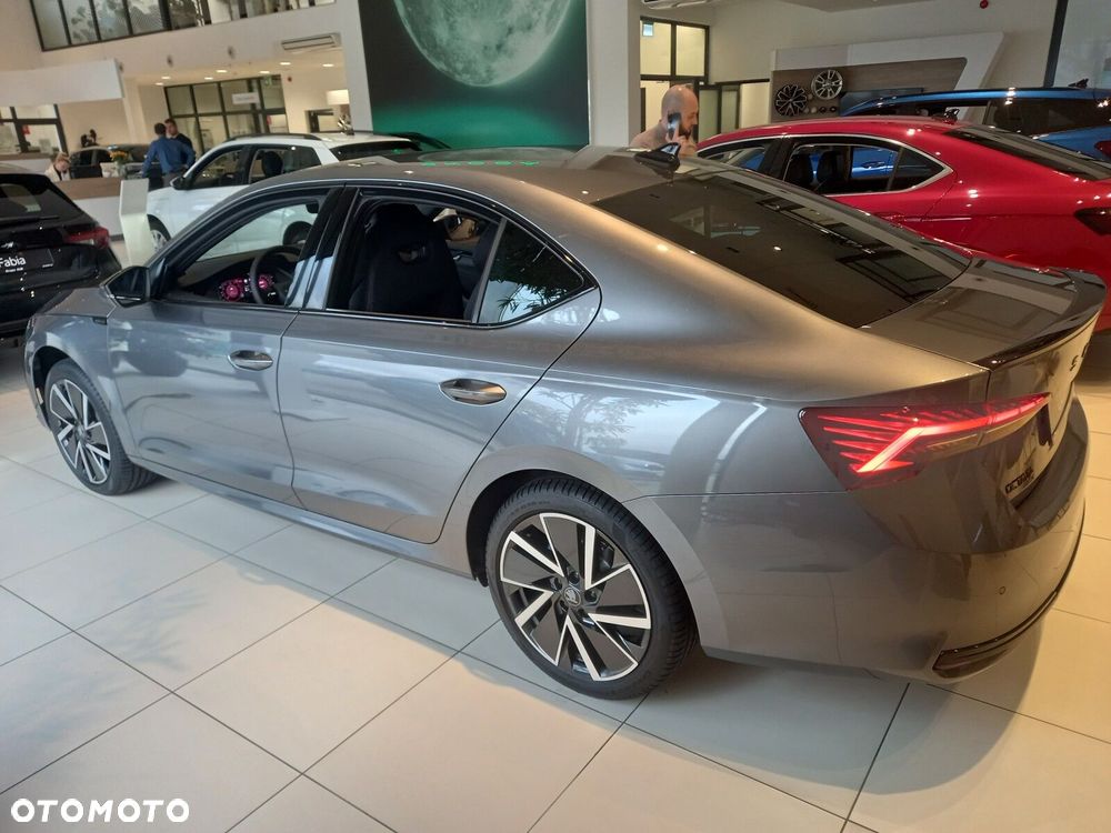 Skoda Octavia 1.5 TSI ACT Sportline - 3