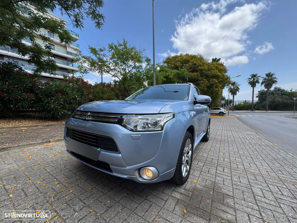 Mitsubishi Outlander 2.0 PHEV Instyle Navi - 1