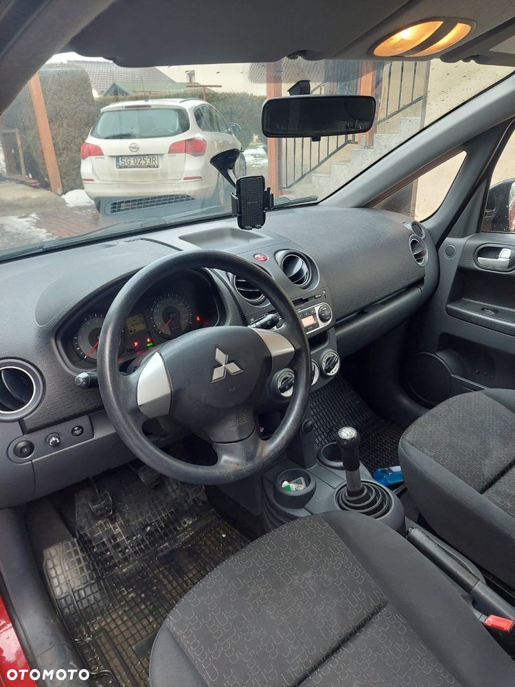 Mitsubishi Colt 2010 photo 5