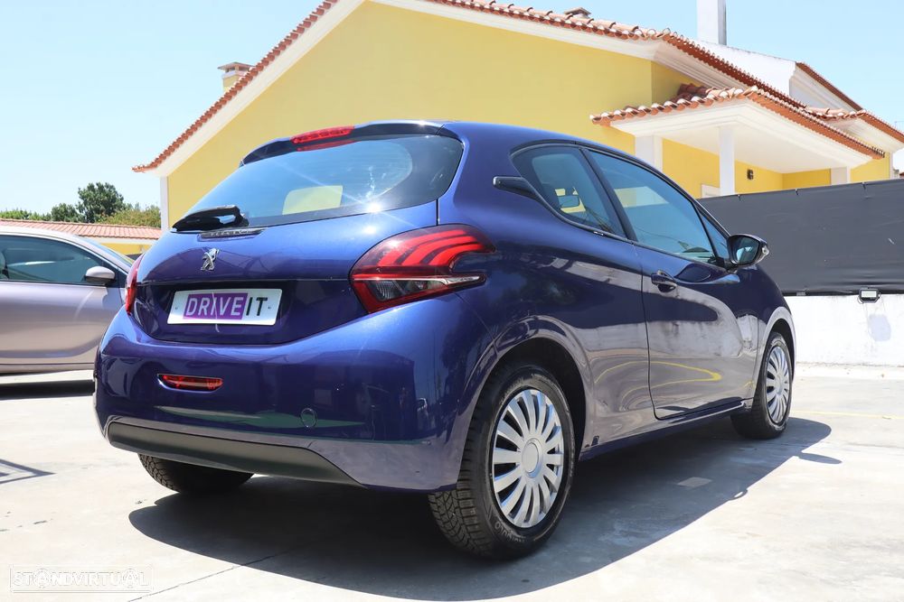 Peugeot 208 - 10