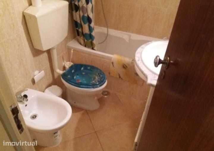 alugo apartamento T1 em loule quarteira, av.francisco sa carneiro - Grande imagem: 4/11