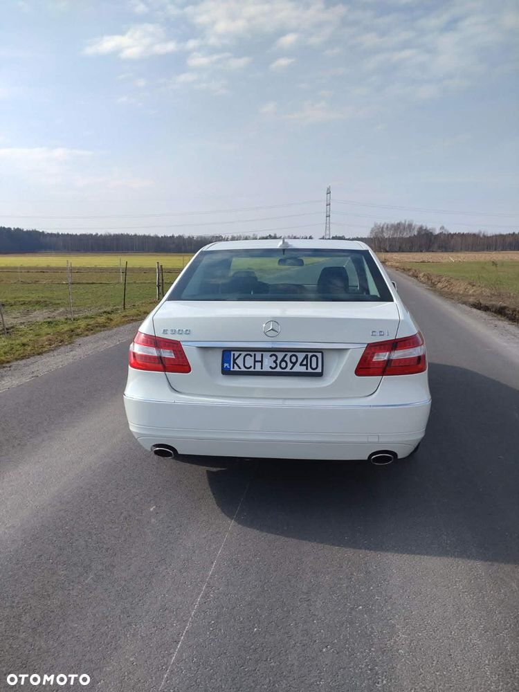 Mercedes-Benz Klasa E 300 BlueTEC 7G-TRONIC Elegance - 5