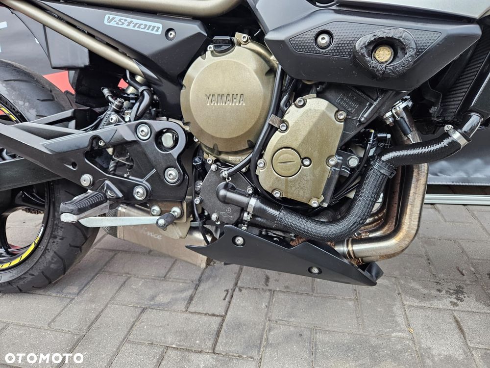 Yamaha XJ - 8