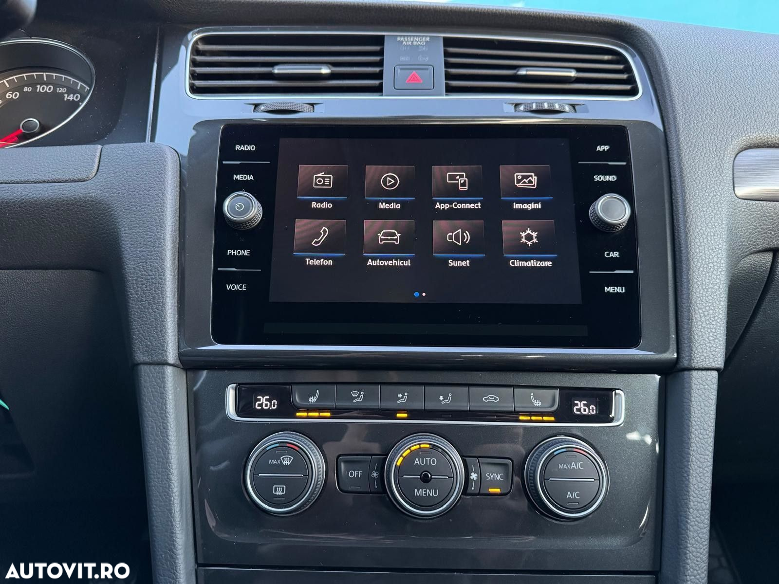 Volkswagen Golf - 8