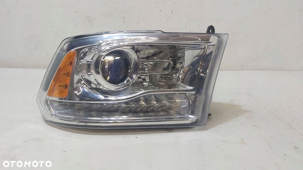 LAMPA PRZÓD PRZEDNIA PRAWA DODGE RAM 1500 LIFT