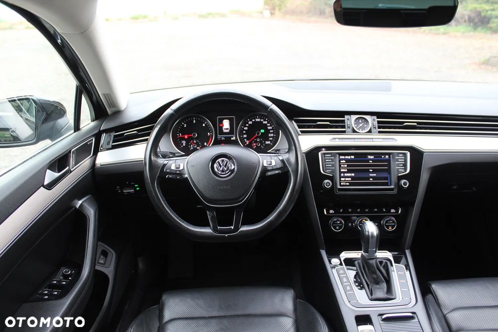 Volkswagen Passat Variant 2.0 TDI 4Mot R-Line Edition DSG - 16