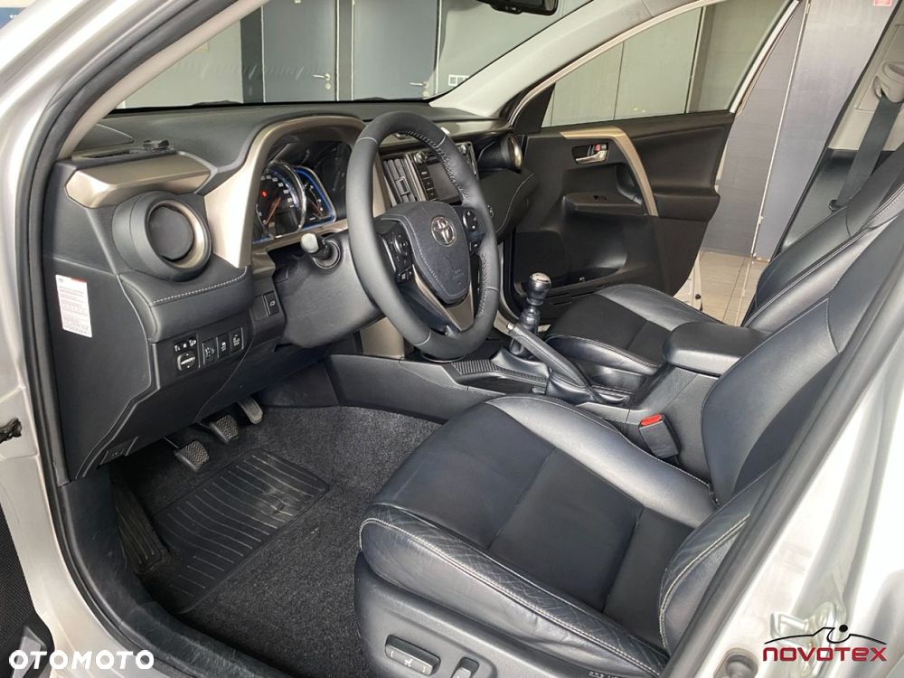 Toyota RAV4 - 7