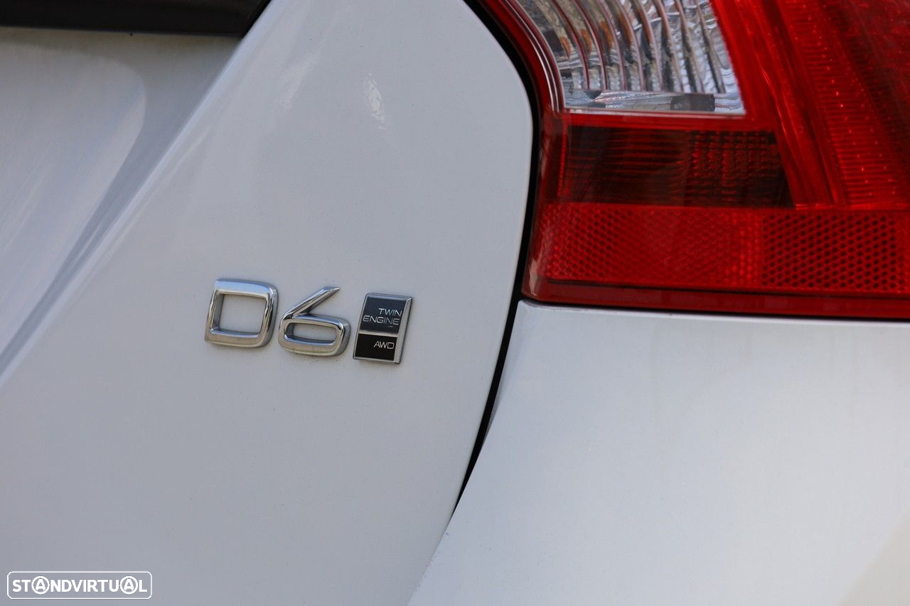 Volvo V60 2.4 D6 R-Design Mom.AWD Phev - 23