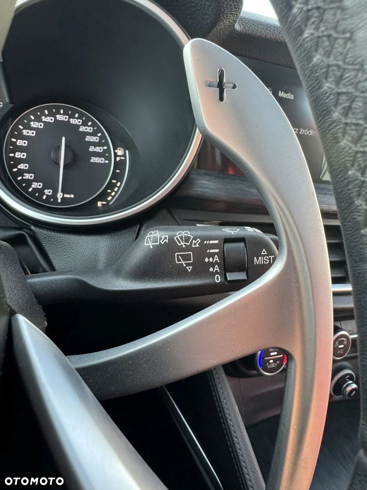Alfa Romeo Stelvio - 16