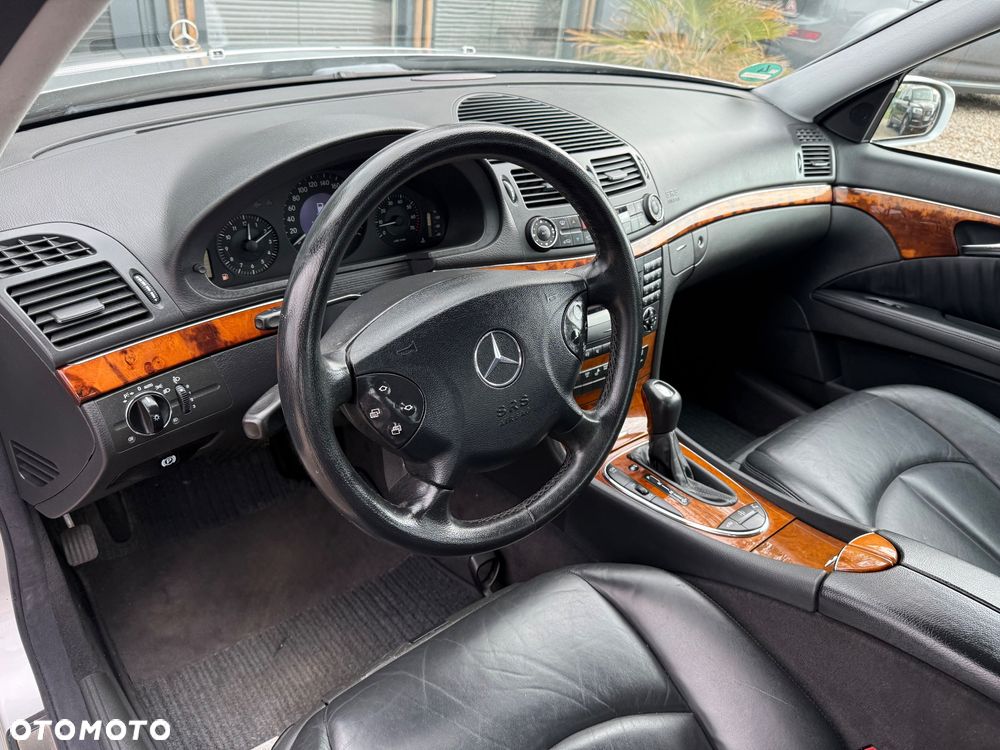 Mercedes-Benz Klasa E 500 7G-TRONIC Elegance - 20