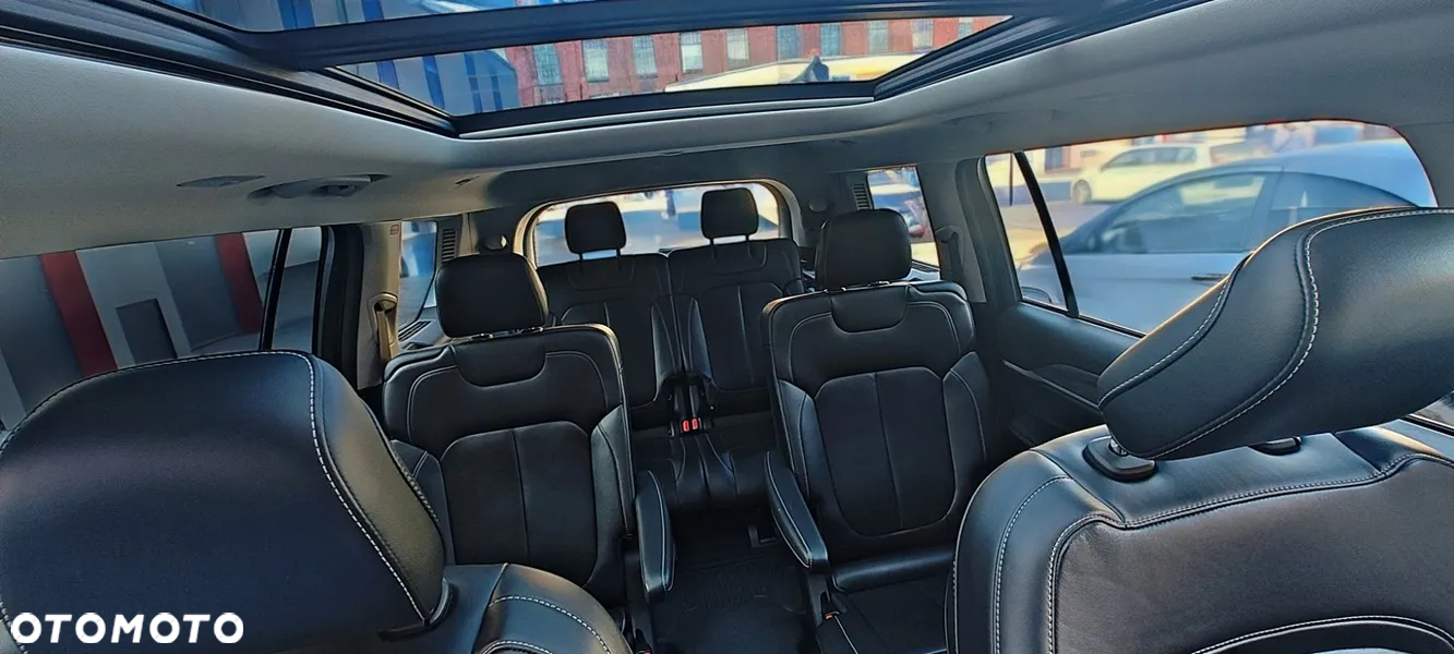 Jeep Grand Cherokee - 11