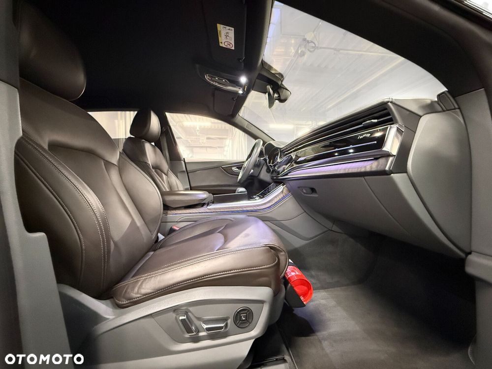 Audi Q8 - 24