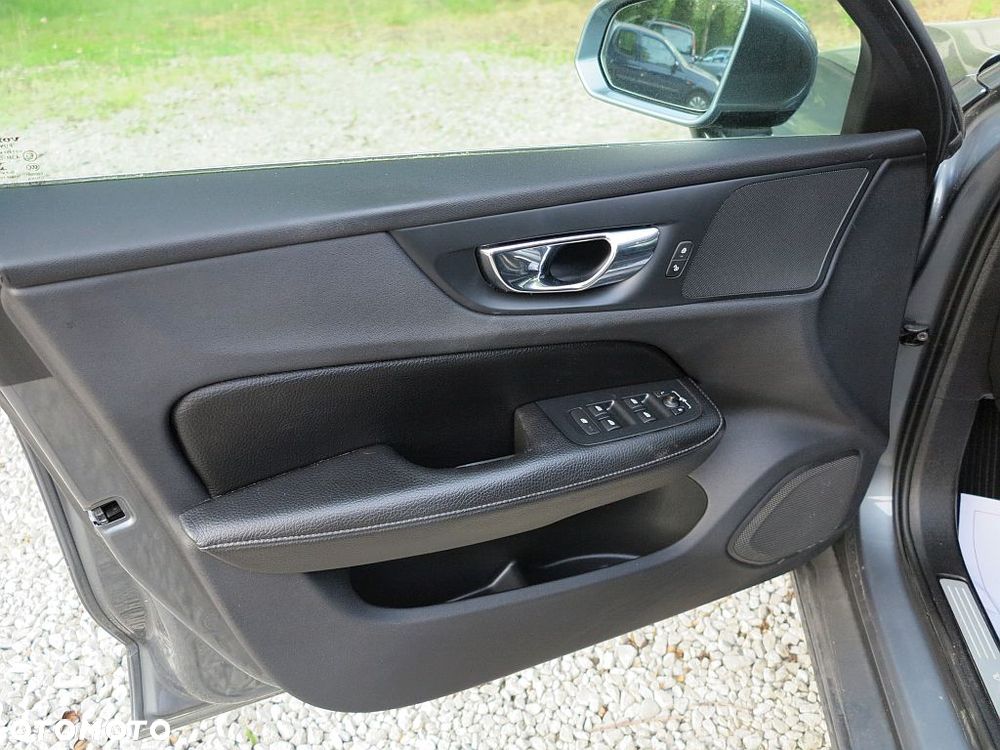 Volvo V60 D3 Momentum - 12