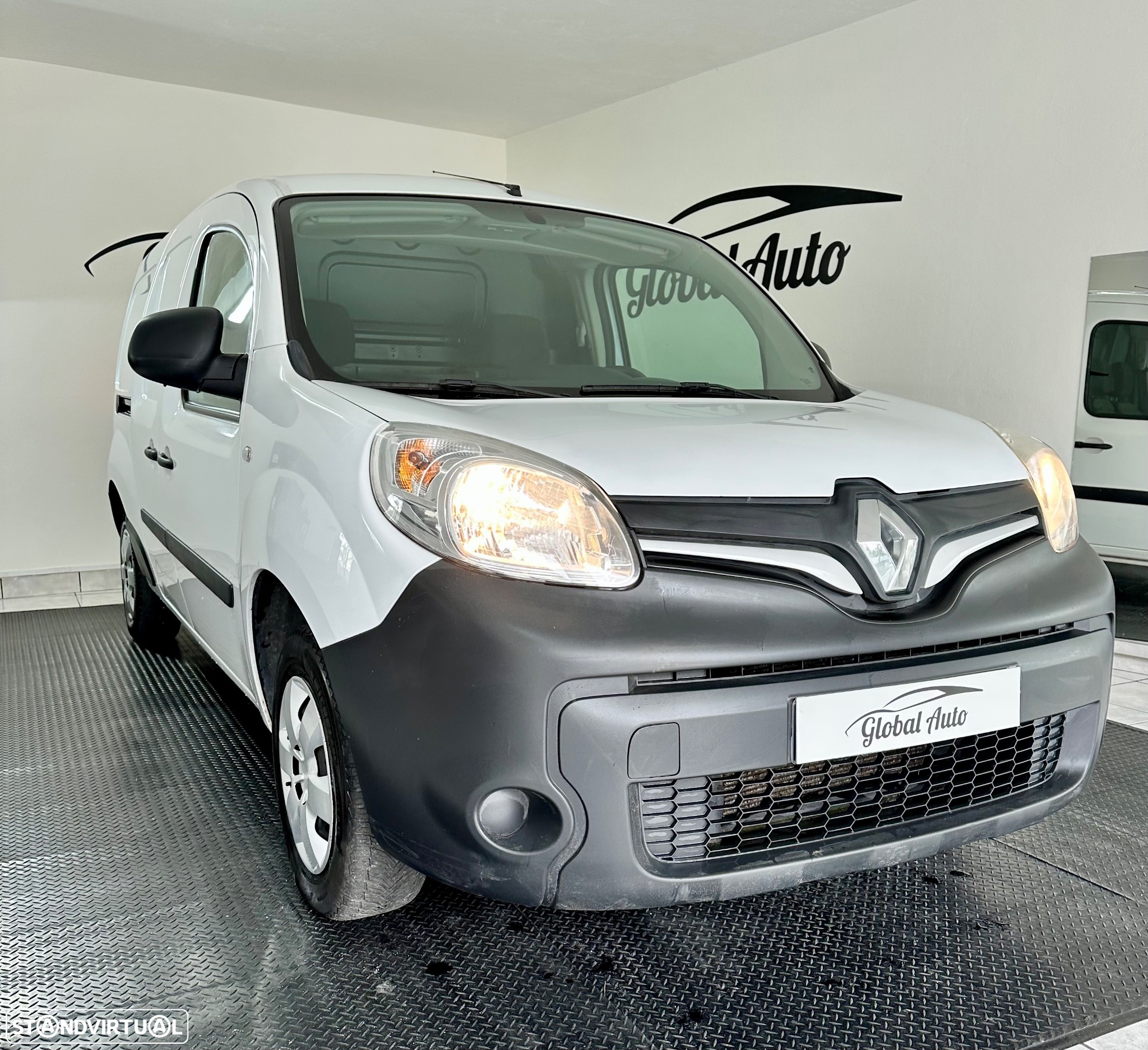 Renault Kangoo MAXI - 19