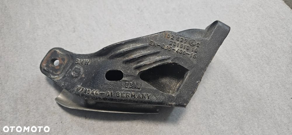 Łapa wspornik silnika BMW E90 E91 E92 3,0 D 6770044 - 1