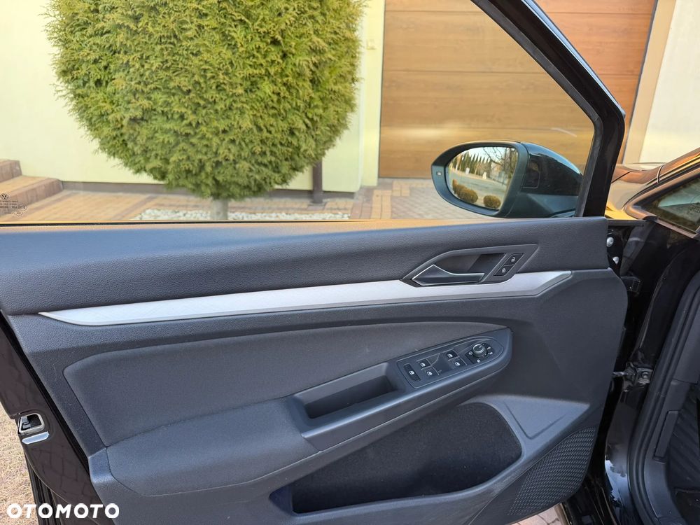 Volkswagen Golf 1.5 eTSI OPF DSG Life - 23