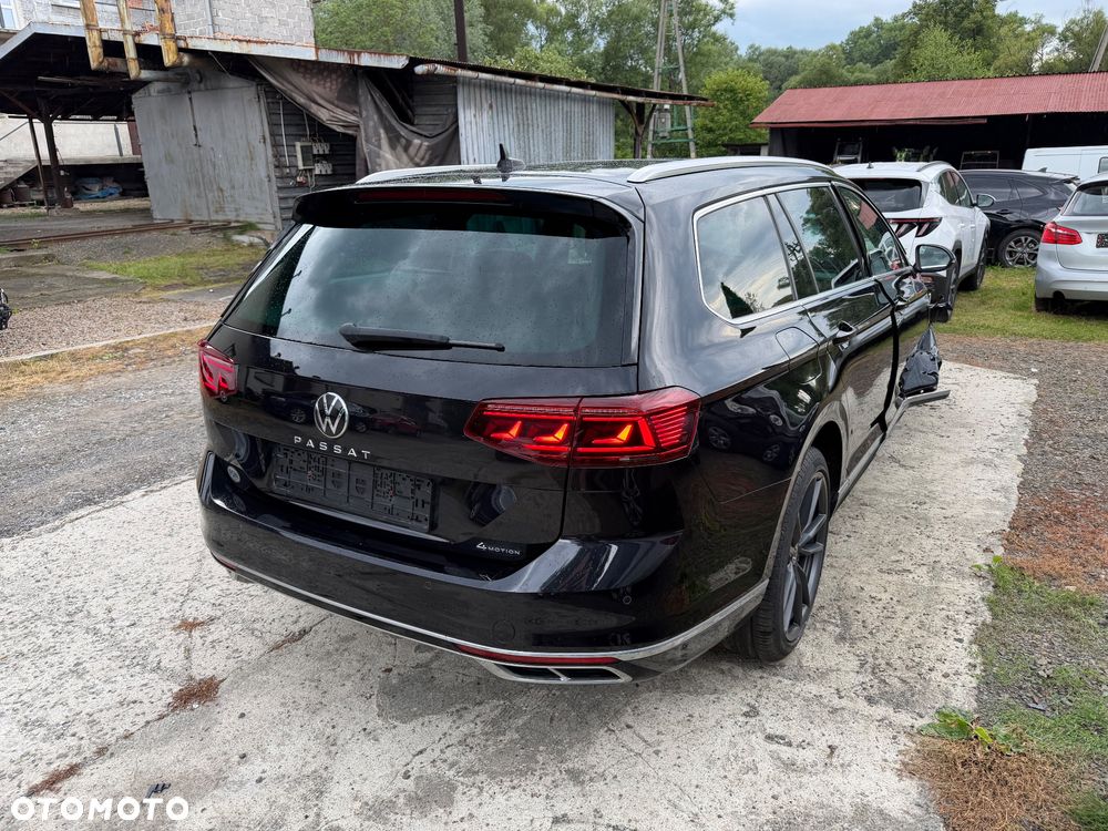 Volkswagen Passat Variant 2.0 TDI SCR DSG 4Motion Elegance - 39