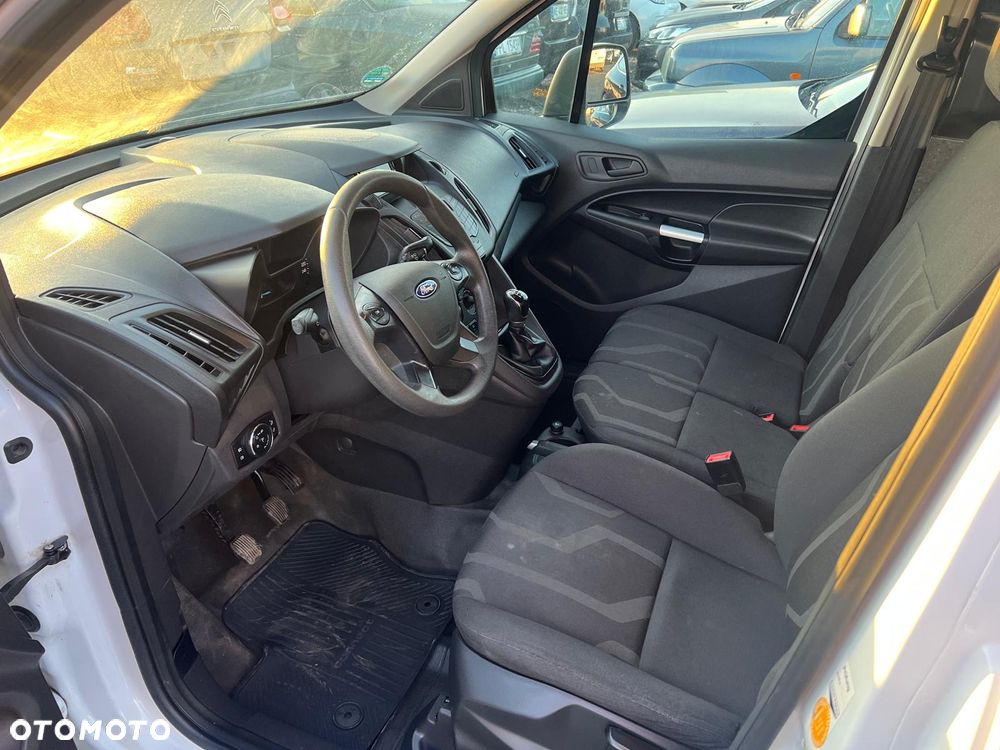 Ford Transit Connect - 19