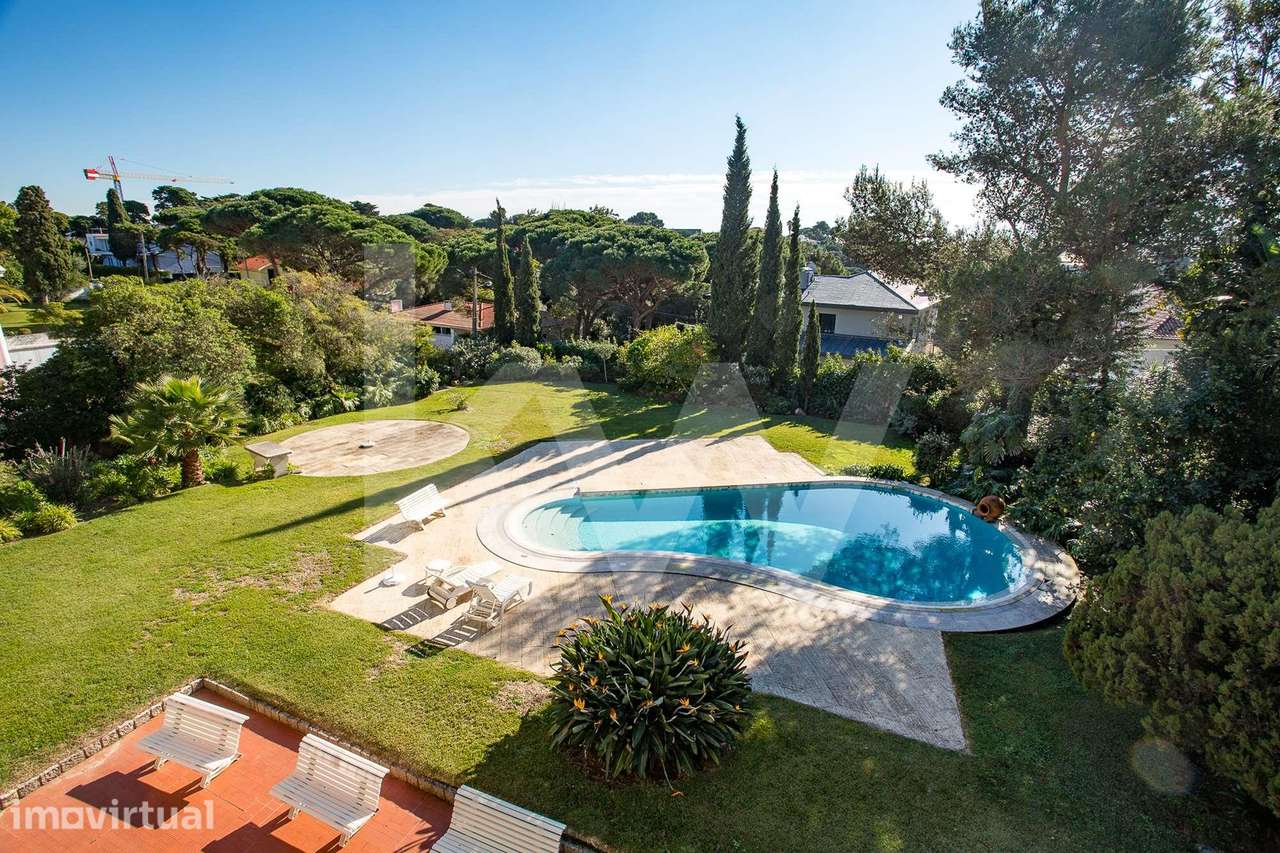 Fantástica Moradia T6 + 2 com Jardim, Piscina e Vista Mar - Estoril - Grande imagem: 2/60