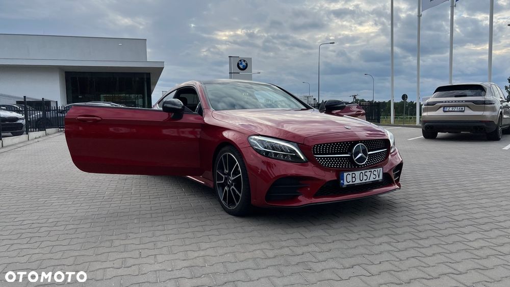 Mercedes-Benz Klasa C 300 9G-TRONIC AMG Line - 23
