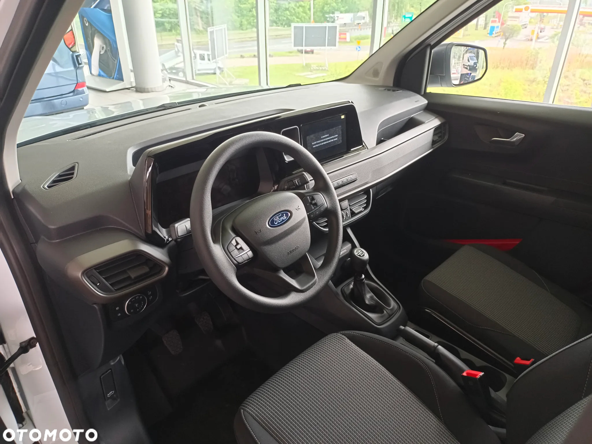 Ford Transit Courier - 16