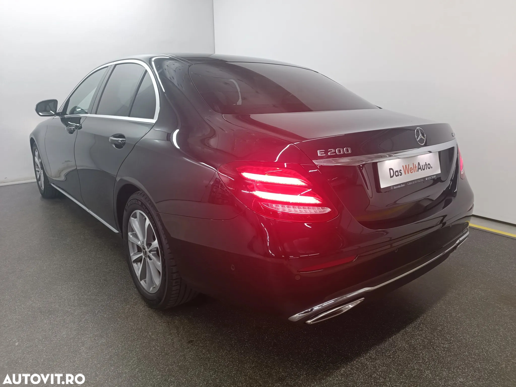 Mercedes-Benz E 200 4MATIC Aut. - 3