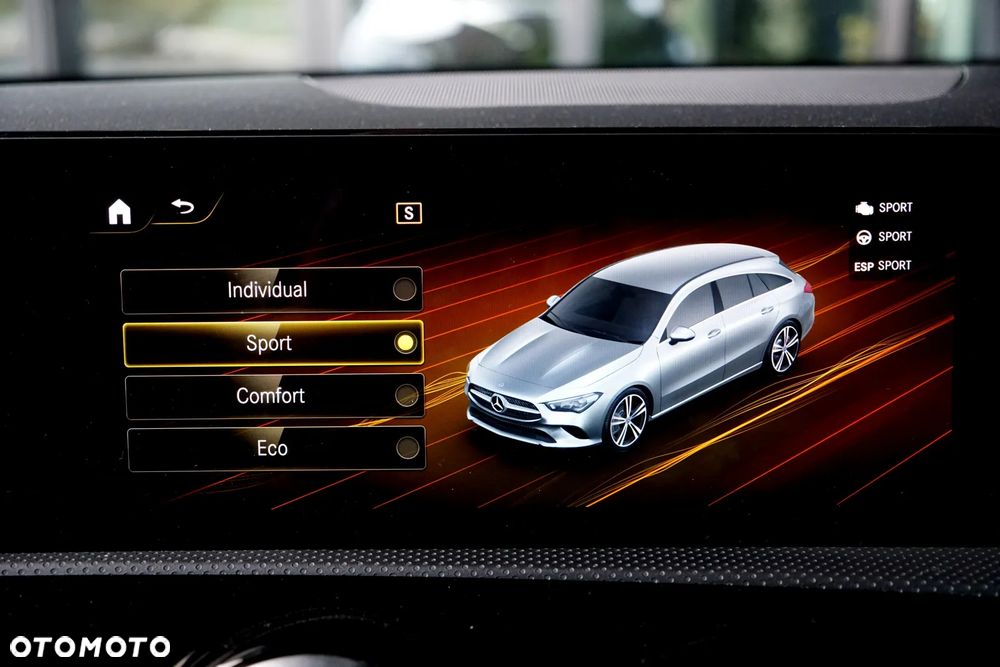 Mercedes-Benz CLA 200 AMG Line 7G-DCT - 32