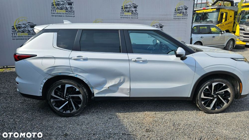 Mitsubishi Outlander - 15