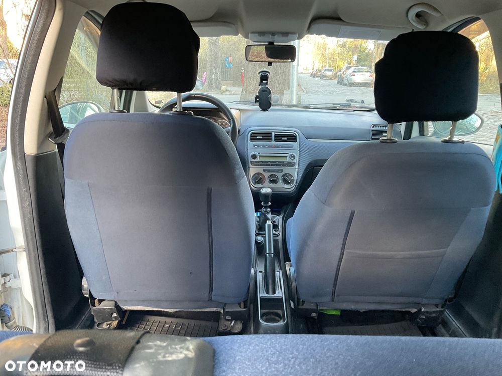 Fiat Grande Punto - 10