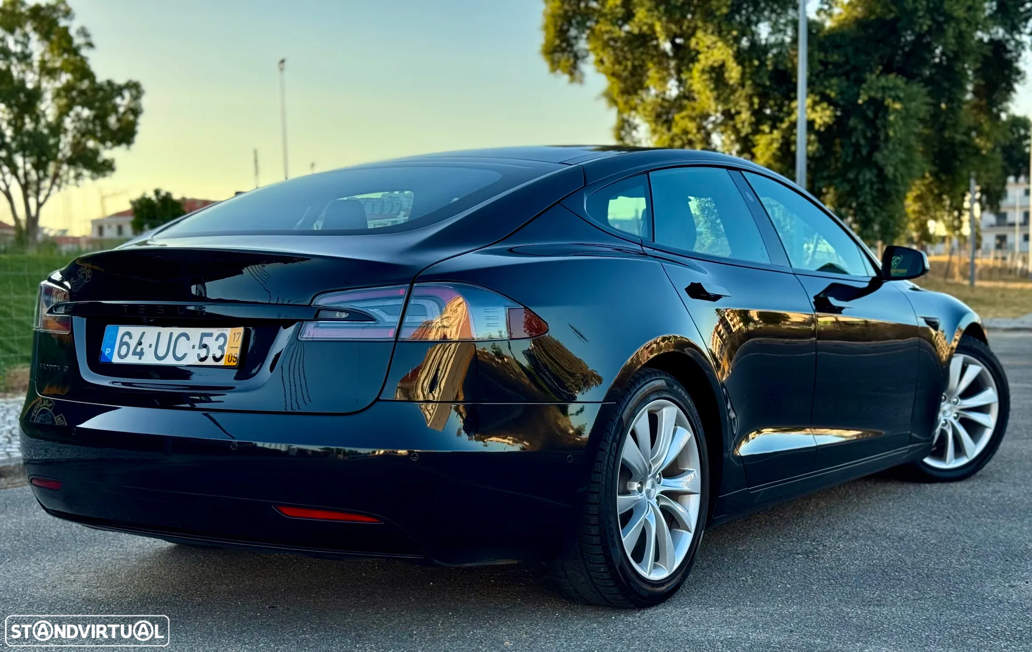 Tesla Model S - 2