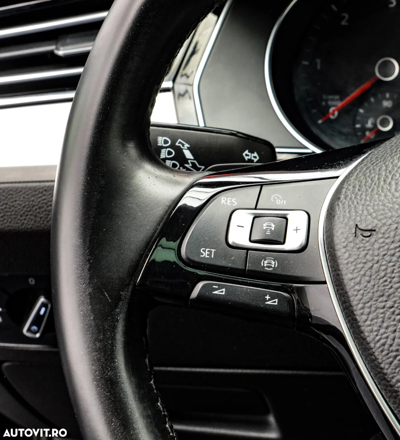 Volkswagen Passat 2.0 TDI DSG Comfortline - 25