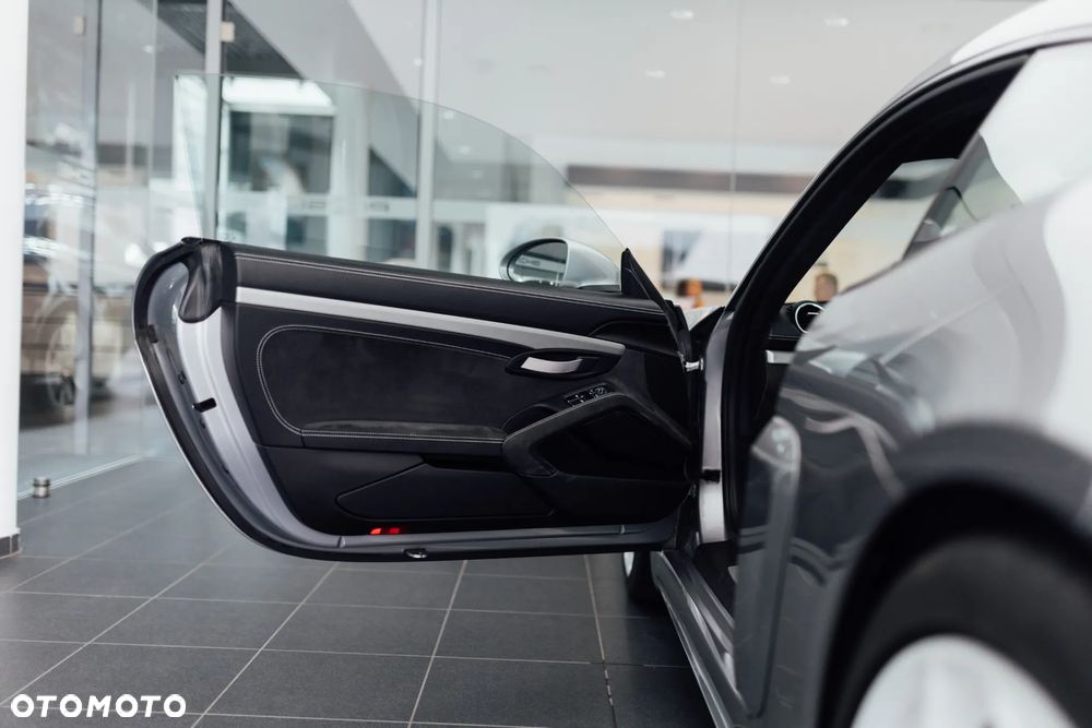 Porsche 718 Cayman - 21
