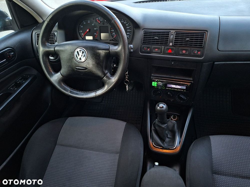 Volkswagen Golf - 5