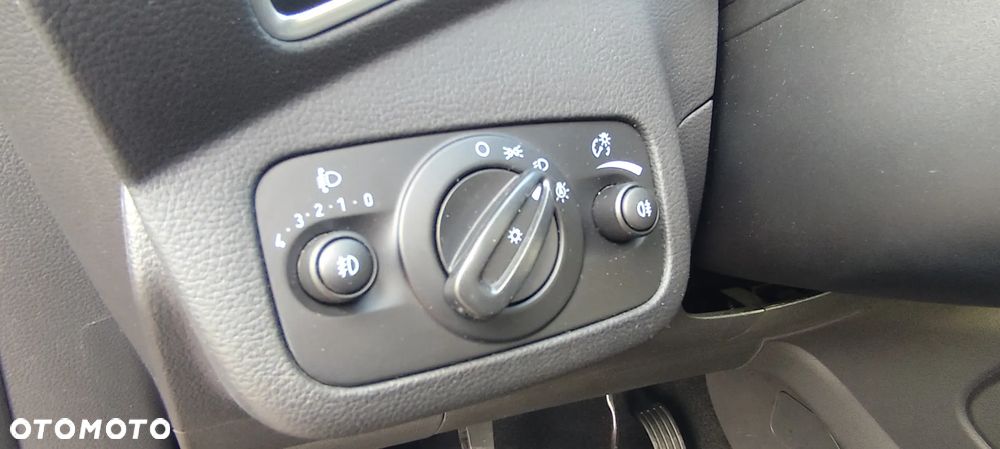 Ford Kuga 1.6 EcoBoost 2x4 Titanium - 27