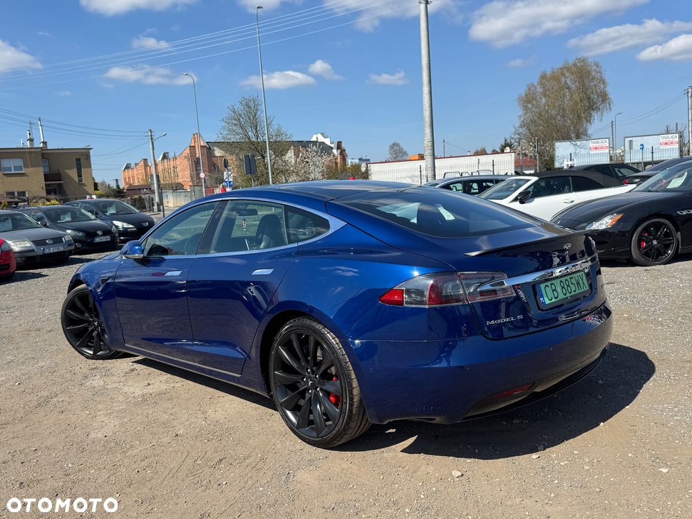 Tesla Model S 90 D Performance - 4