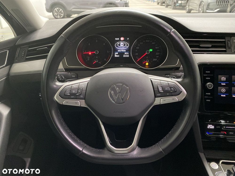 Volkswagen Passat - 22