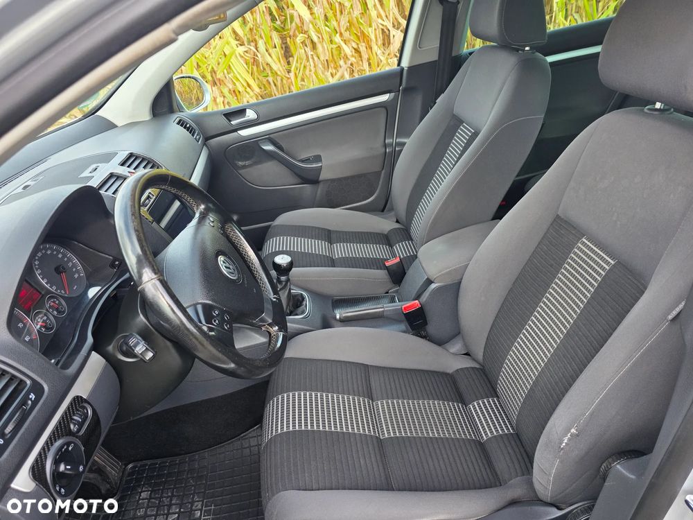Volkswagen Golf - 16