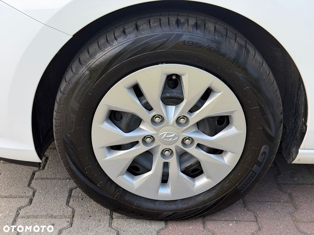 Hyundai i30 blue Kombi 1.4 Trend - 12