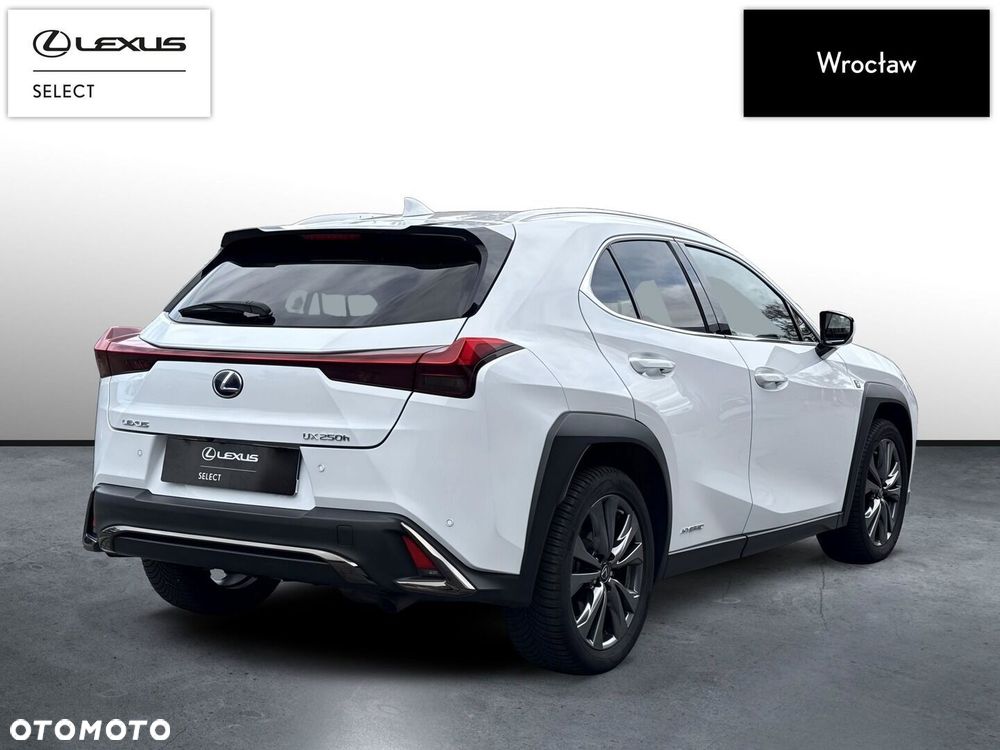 Lexus UX - 5
